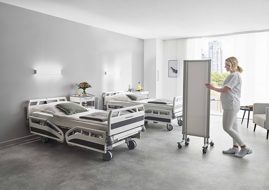 ropimex Sichtschutz Butterfly Faltwand im Krankenhaus - ideal zur mobilen Abschirmung von Betten am Kopfende